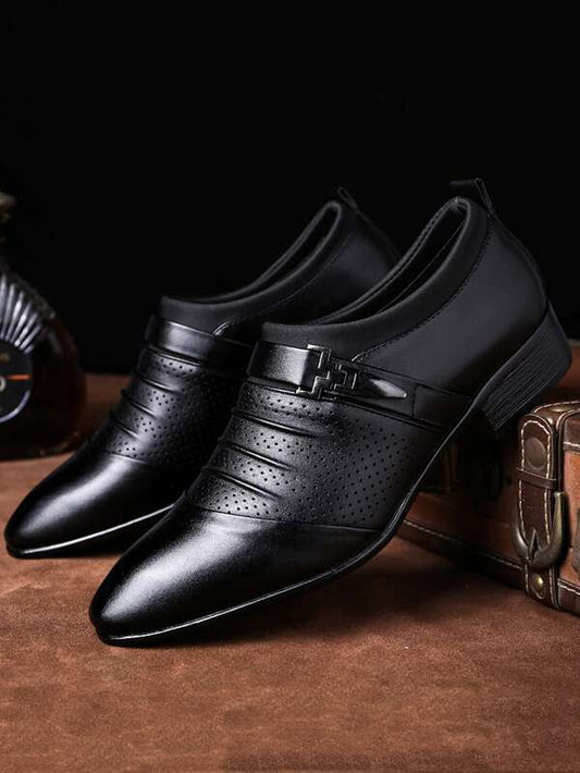 Men Metal Decor Ruched Detail Dress Shoes