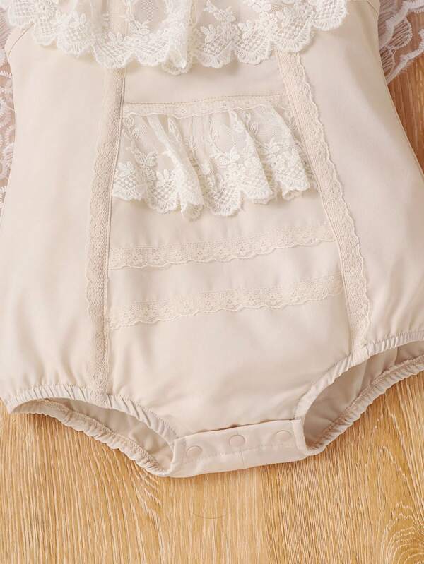 Baby Contrast Lace Ruffle Trim Bodysuit