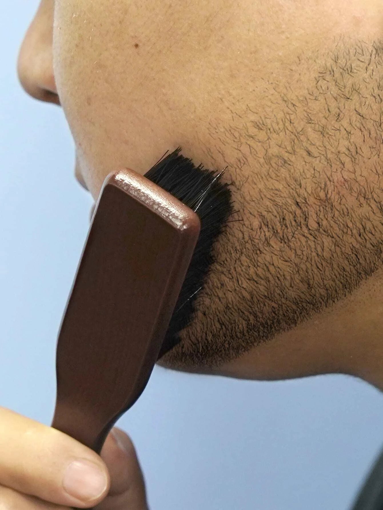 1 Beard Brush Shredded Hair Beard Cleaning Comb Solid Wood Beard Brush Men Oil Head Styling