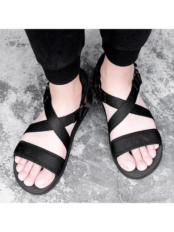 Men Lightweight Criss Cross Sandals, Leisure Black Fabric Casual Sandals