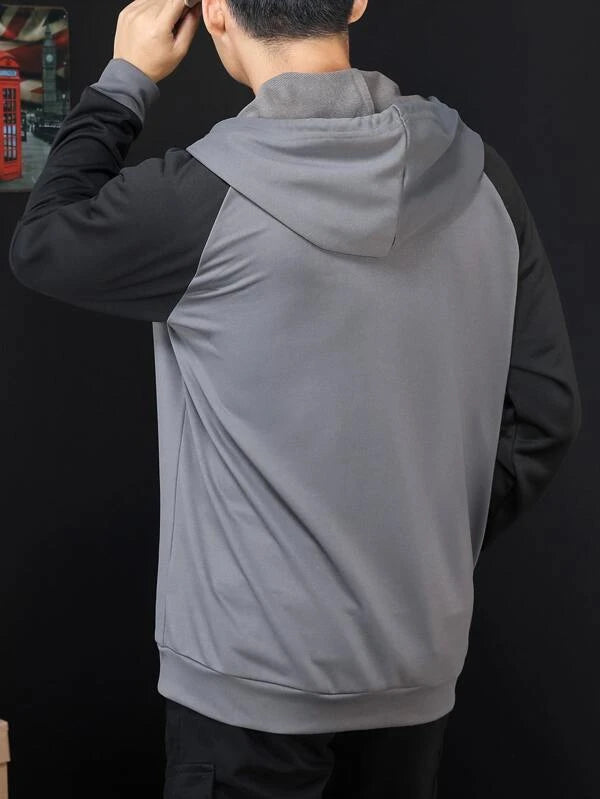 Men Patch Detail Colorblock Raglan Sleeve Zip Up Drawstring Hoodie