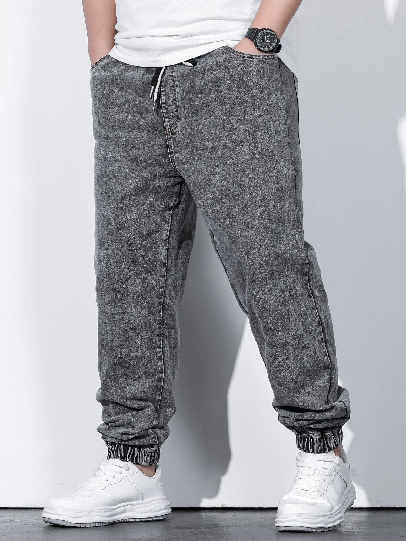 Extended Sizes Men Slant Pocket Drawstring Waist Jogger Jeans