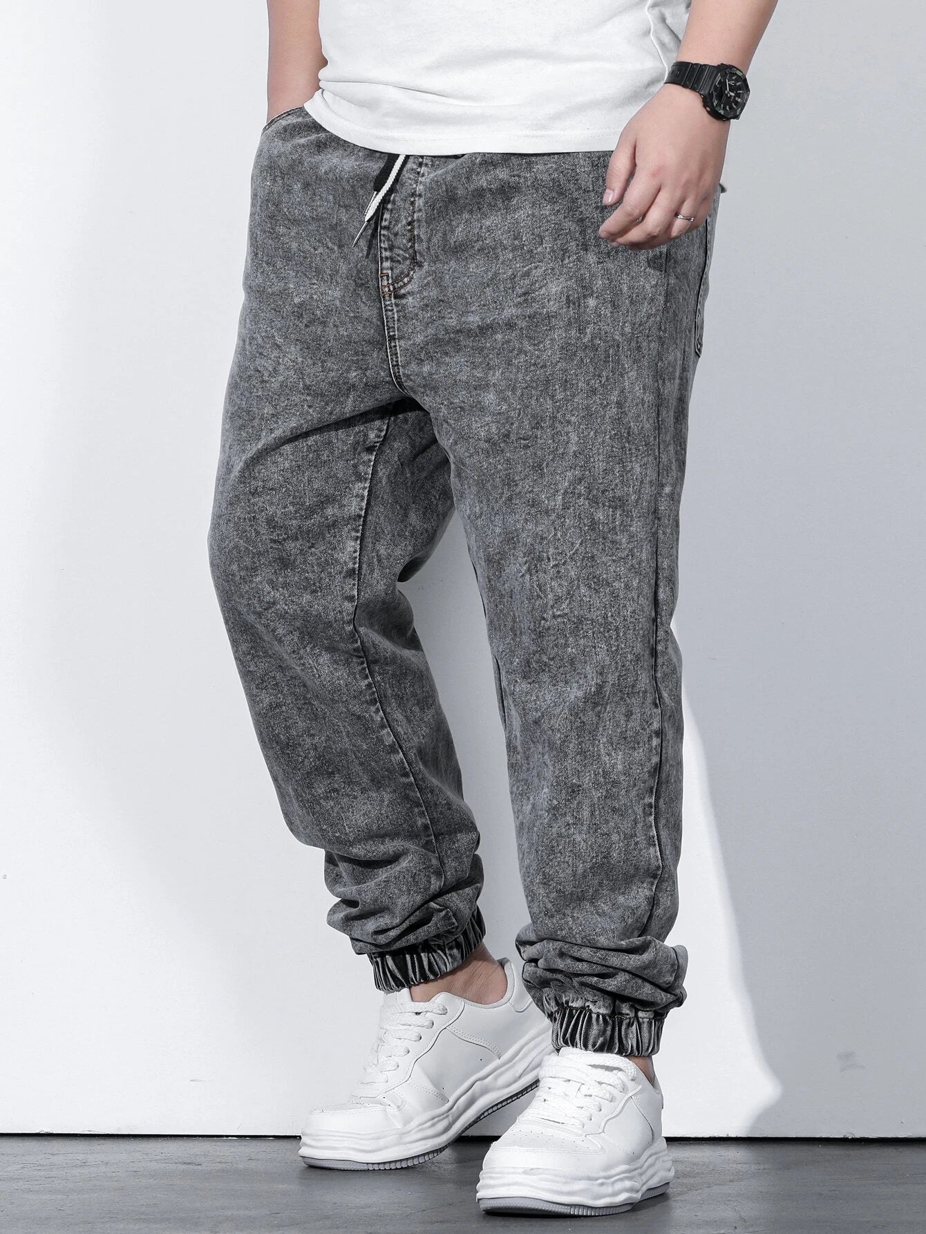 Extended Sizes Men Slant Pocket Drawstring Waist Jogger Jeans
