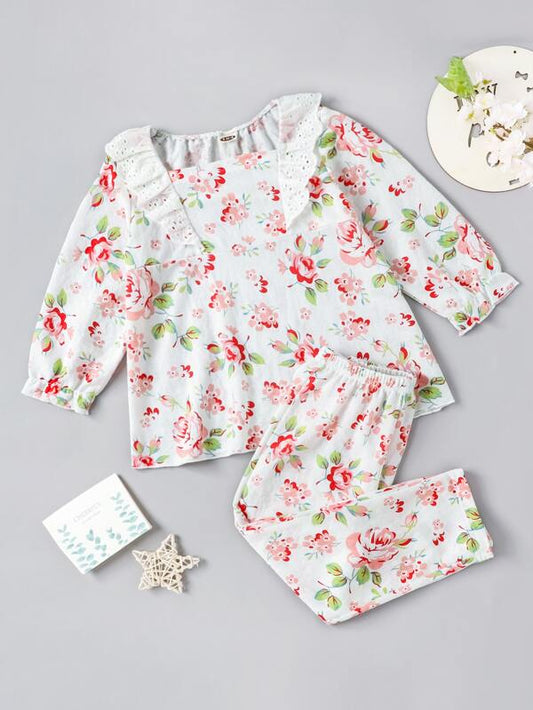 SHEIN Kids EVRYDAY Toddler Girls Floral Print Eyelet Embroidery Ruffle Trim PJ Set