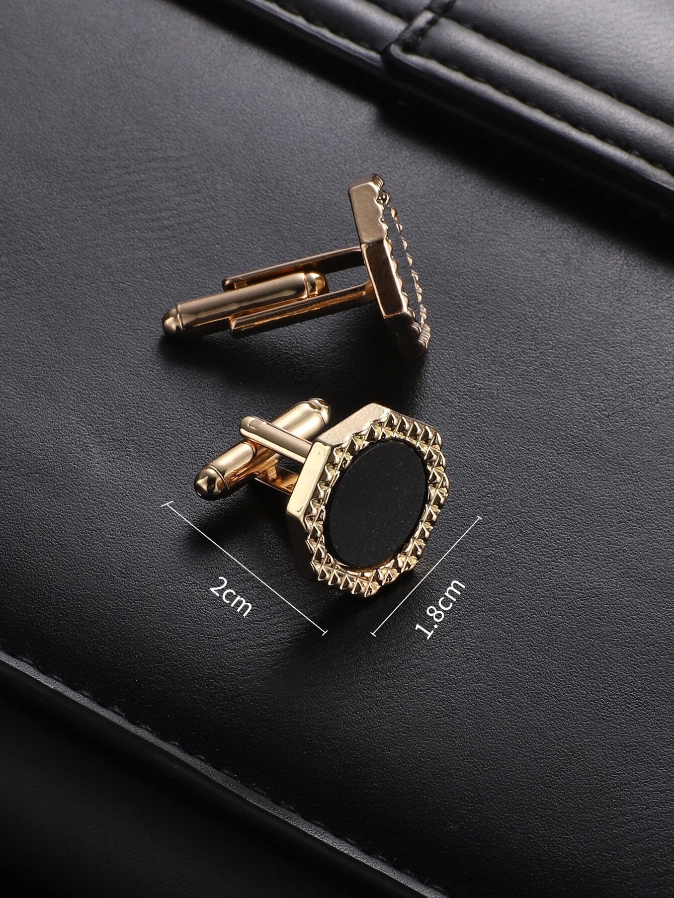 Men Two Tone Geometric Decor Cufflink