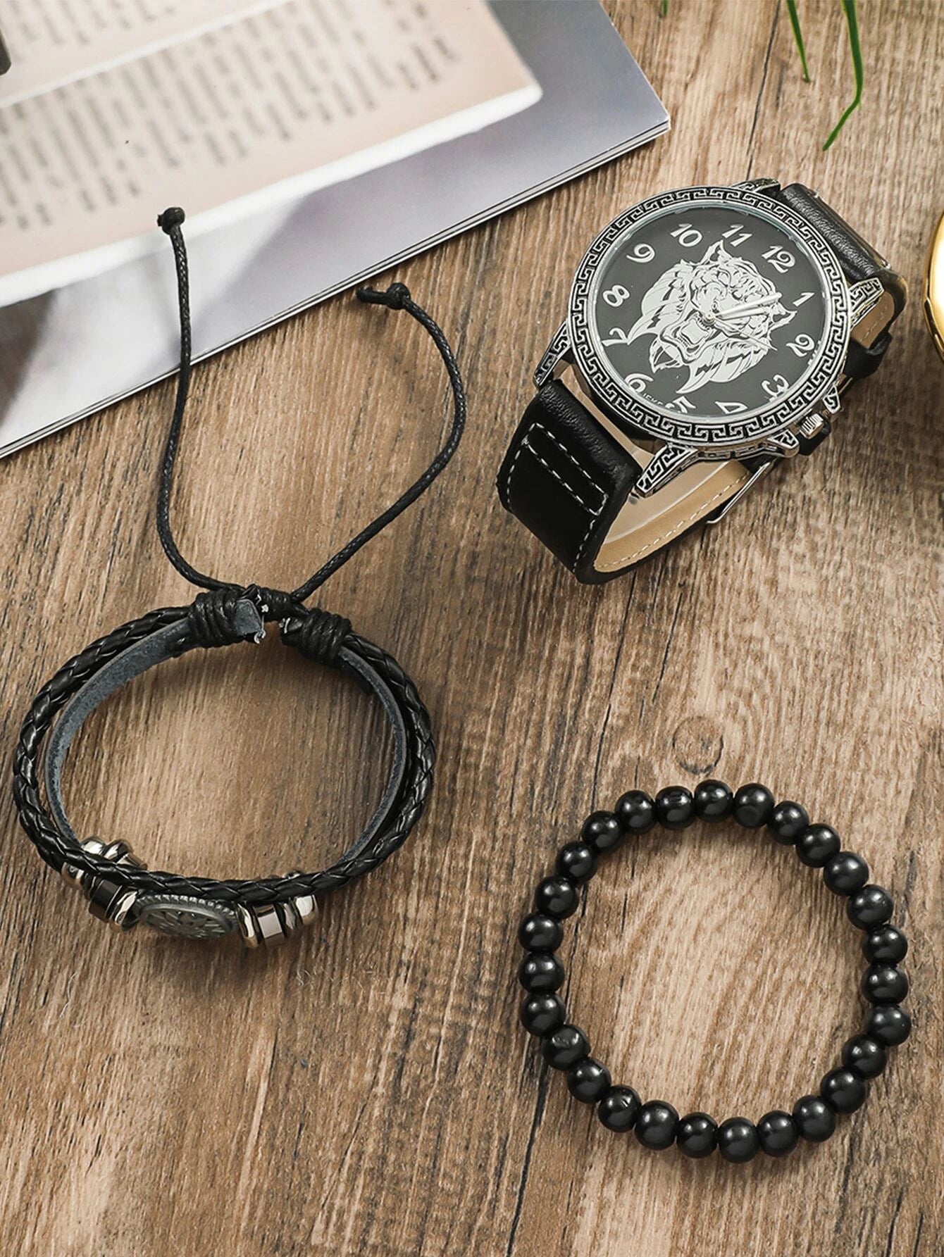 1pc Men Round Pointer Quartz Watch & 2pcs Bracelet