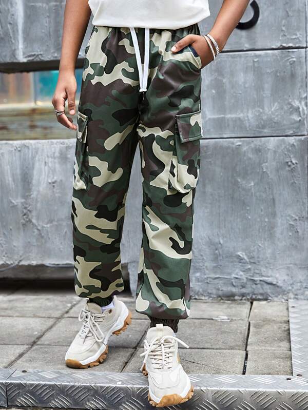 SHEIN Boys Camo Print Flap Pocket Side Drawstring Waist Cargo Pants