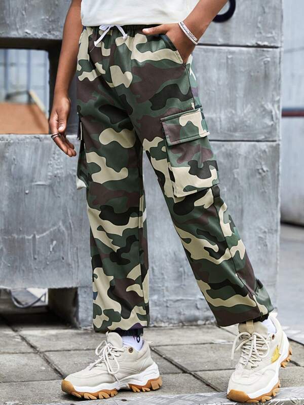 SHEIN Boys Camo Print Flap Pocket Side Drawstring Waist Cargo Pants