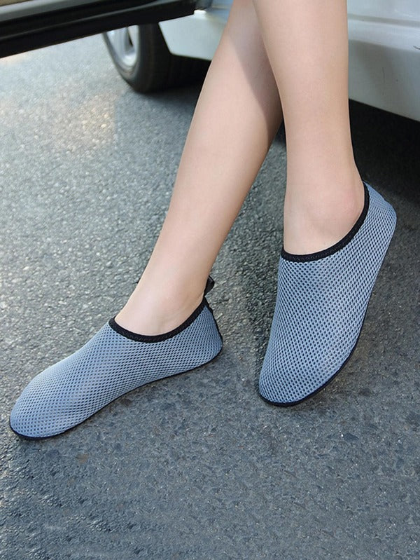 1pair Sporty Slip-on Sneakers, Fabric Beach Aqua Socks