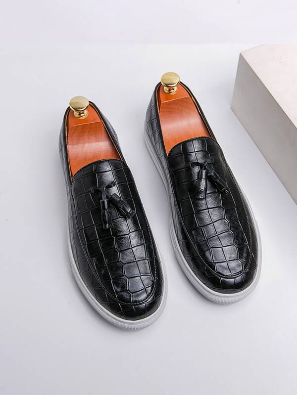 Men Crocodile Embossed Tassel Decor Slip-on Casual Loafers, Leisure Black Flat Shoes