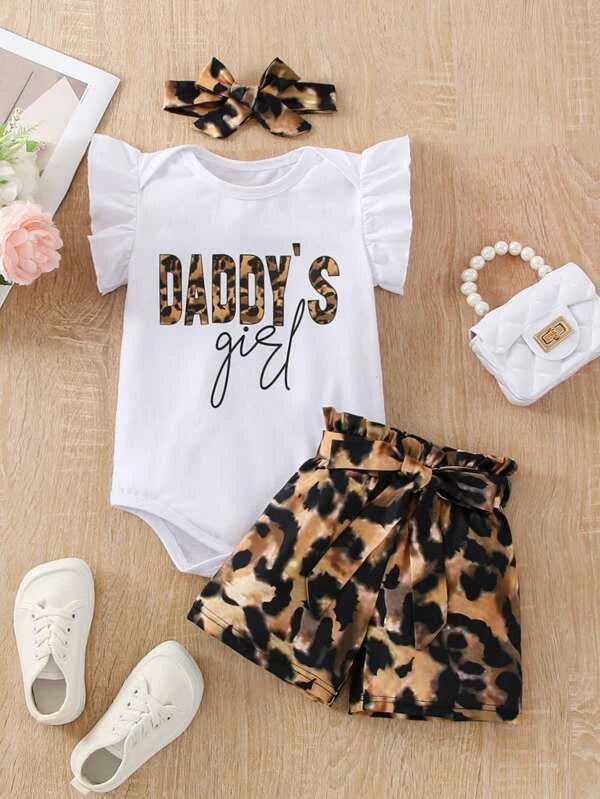 Baby Leopard & Letter Graphic Flutter Sleeve Bodysuit & Paperbag Waist Belted Shorts & Headband