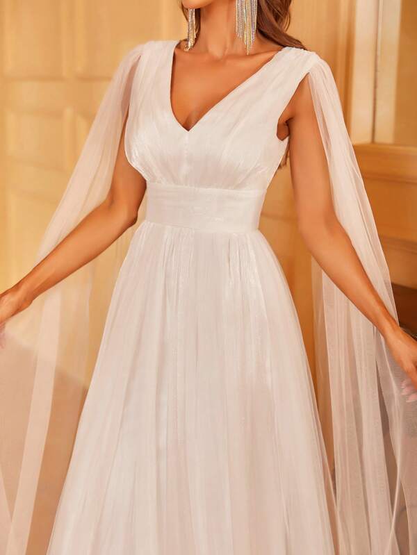 Contrast Mesh Overlay Wedding Dress With Cape