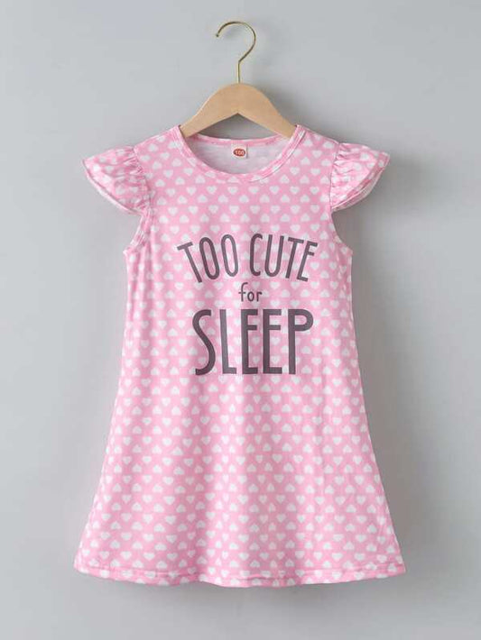 SHEIN Kids EVRYDAY Toddler Girls Heart & Slogan Graphic Ruffle Trim Pajama Dress