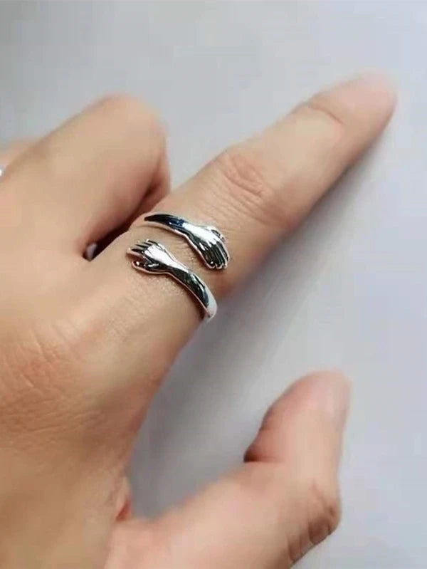 Fashionable and Popular Men Fashion Hug Design Ring Alloy for Jewelry Gift and for a Stylish Look