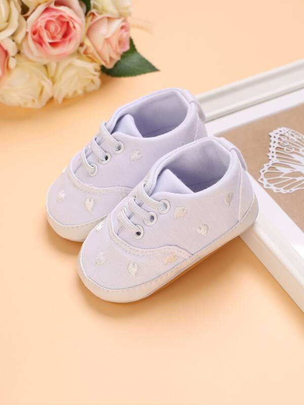 Baby Heart Embroidery Lace-up Decor Sneakers