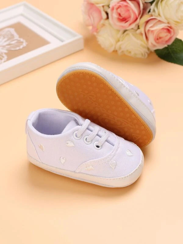 Baby Heart Embroidery Lace-up Decor Sneakers