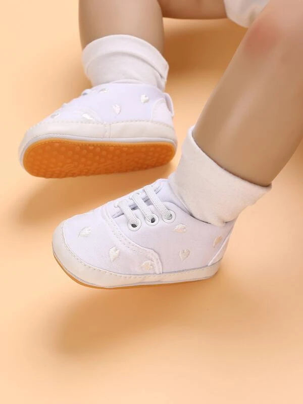 Baby Heart Embroidery Lace-up Decor Sneakers