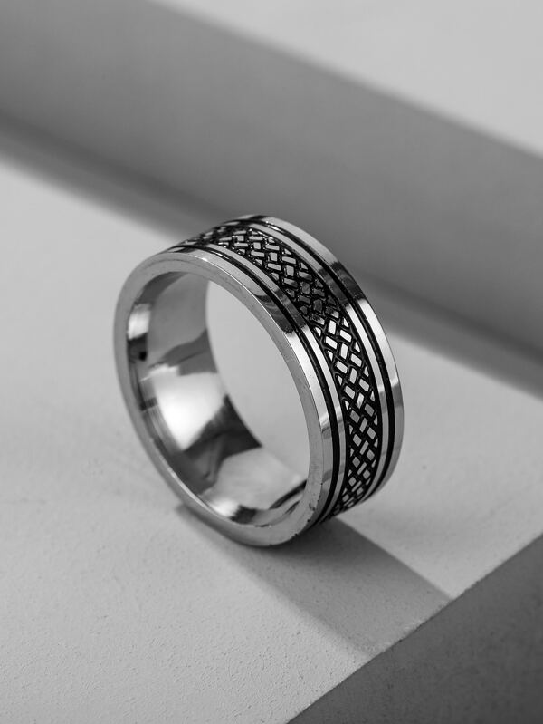 Fashionable and Popular Men Metallic Ring Alloy for Jewelry Gift and for a Stylish Look