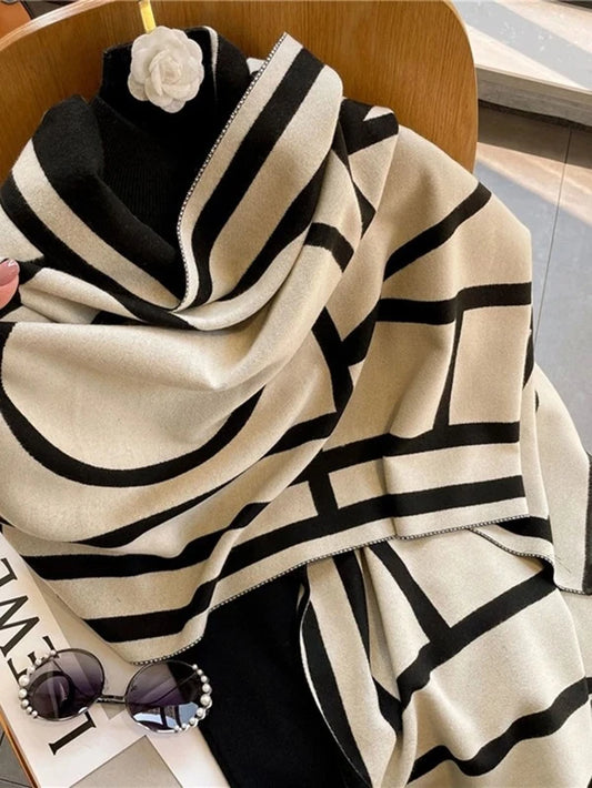 Women Fashion Black & White Plaid Pattern Scarf