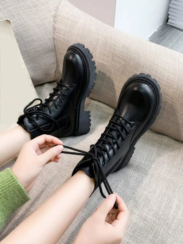 Women Minimalist Black Lace-Up Front Fashion Combat Boots