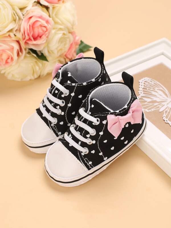 Baby Heart Pattern Bow Decor Lace-up Front Sneakers