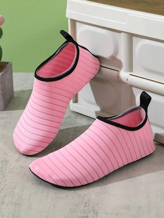 1pair Sporty Slip-on Women Sneakers, Contrast Binding Striped Pattern Fabric Beach Aqua Socks