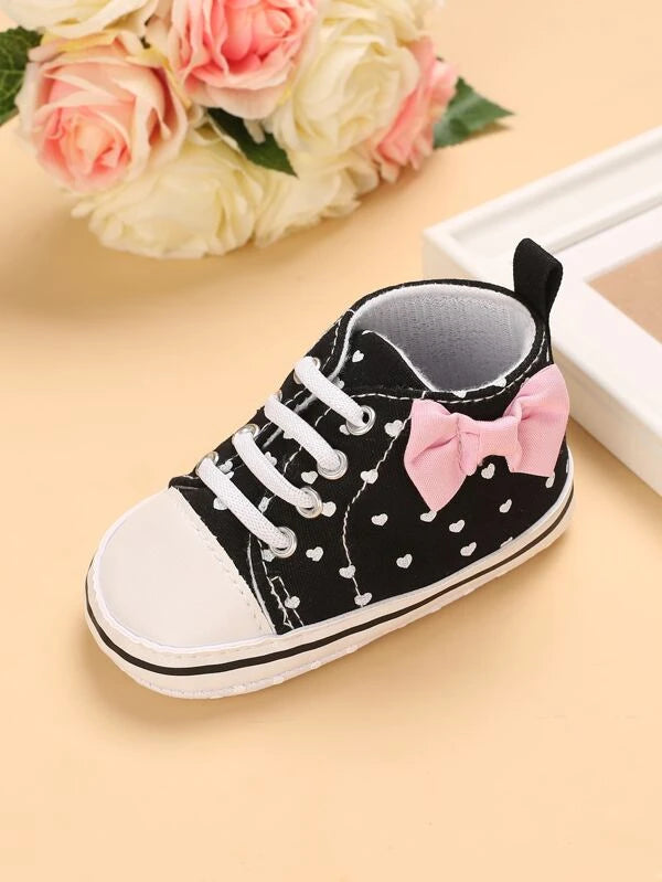 Baby Heart Pattern Bow Decor Lace-up Front Sneakers