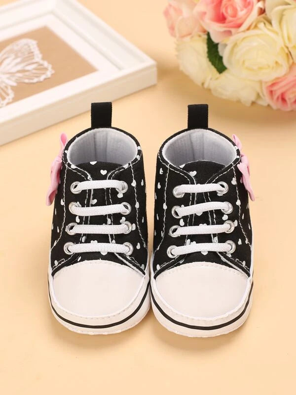 Baby Heart Pattern Bow Decor Lace-up Front Sneakers