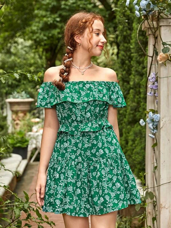 SHEIN Teen Girls Allover Floral Print Off Shoulder Ruffle Trim Top & Skirt