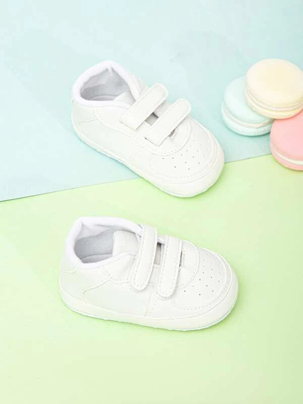 Sporty White Skate Shoes For Baby Boys, Hollow Out Design Hook-and-loop Fastener Sneakers