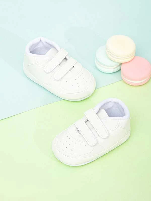 Sporty White Skate Shoes For Baby Boys, Hollow Out Design Hook-and-loop Fastener Sneakers