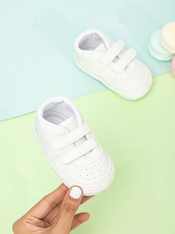 Sporty White Skate Shoes For Baby Boys, Hollow Out Design Hook-and-loop Fastener Sneakers