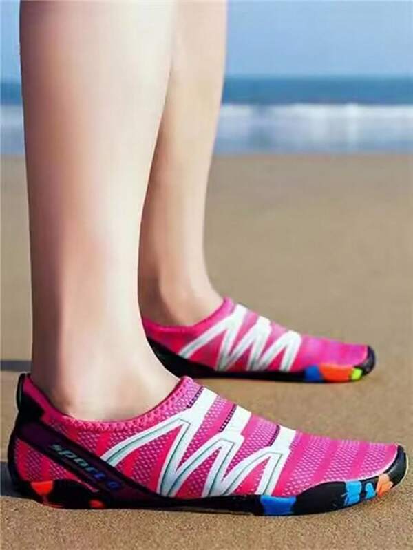 Women Random Striped & Letter Graphic Water Shoes, Sporty Elastane Aqua Socks For Outdoor