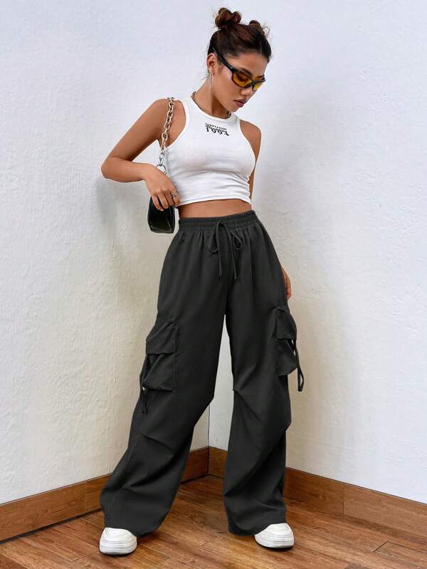 SHEIN EZwear Flap Pocket Side Drawstring Waist Cargo Pants