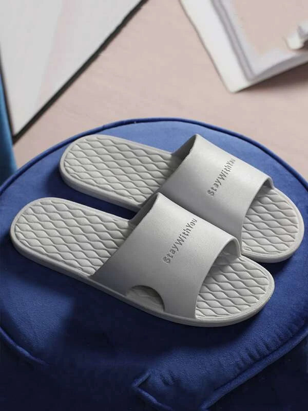 Men Letter Embossed Bathroom Slippers