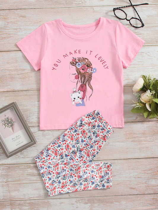 SHEIN Kids QTFun Toddler Girls Cartoon & Slogan Graphic Tee & Allover Floral Print Pants PJ Set