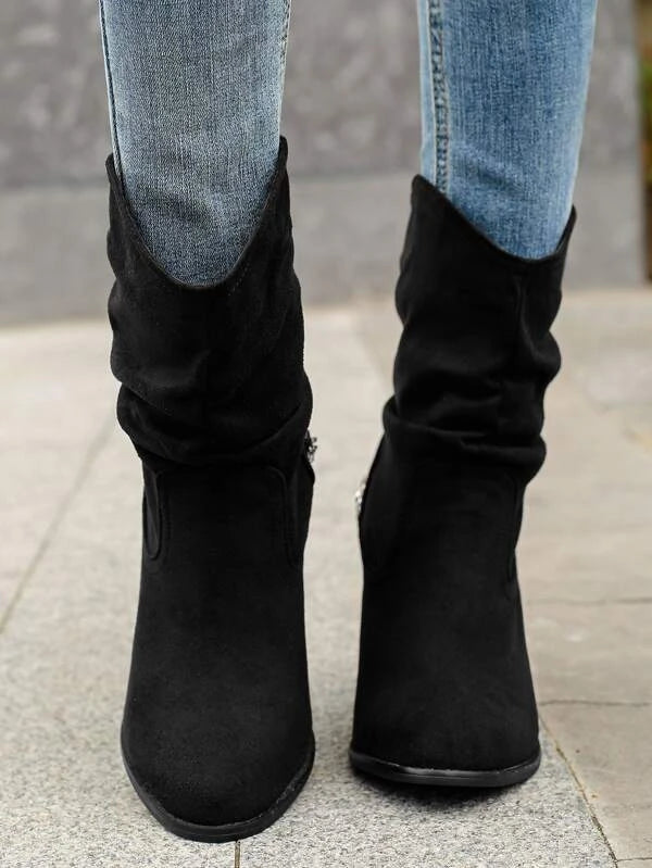 Women Chain Decor Slip On Chunky Heeled Boots, Fashionable Faux Suede Slouchy Boots For Outdoor