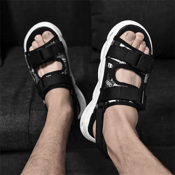 Men's Fashionable Summer Outdoor Beach Sandals With Hook & Loop Fastener, Suitable For Driving And Sports