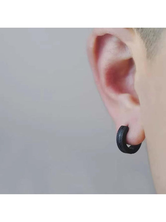 1pc Matte Flat Design Ear Clip For Men, Punk Style Black Stud Earring For Boys
