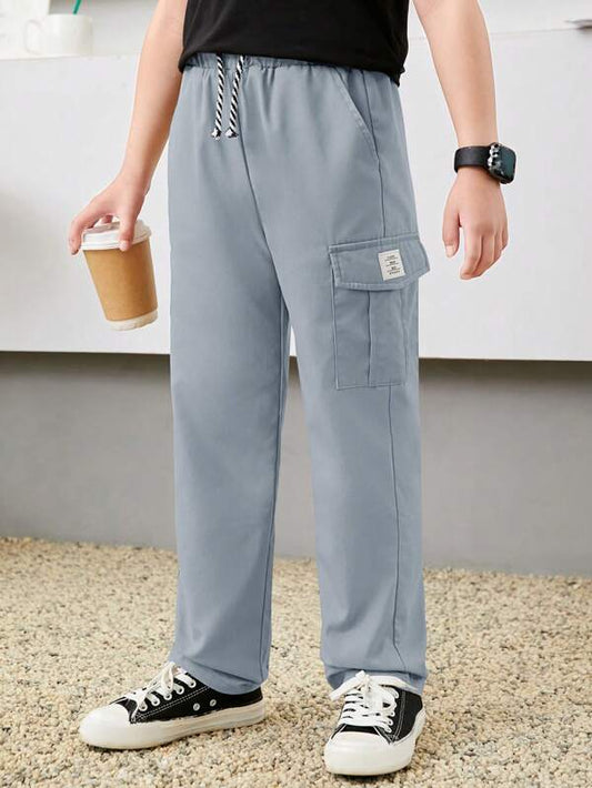 SHEIN Kids EVRYDAY Boys Letter Patched Detail Flap Pocket Side Drawstring Waist Cargo Pants