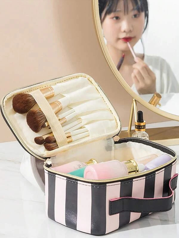 Lip Pattern Women Handle Travel Cosmetic Bag Multi-function Toiletry Storage Organize Waterproof Graphic Makeup Bag, Cosmetic Bag, Organizer Bag For Daily Zipper PU