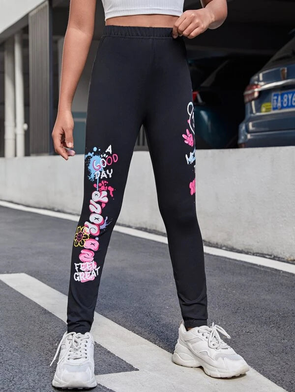 SHEIN Girls Cartoon & Letter Graphic Leggings