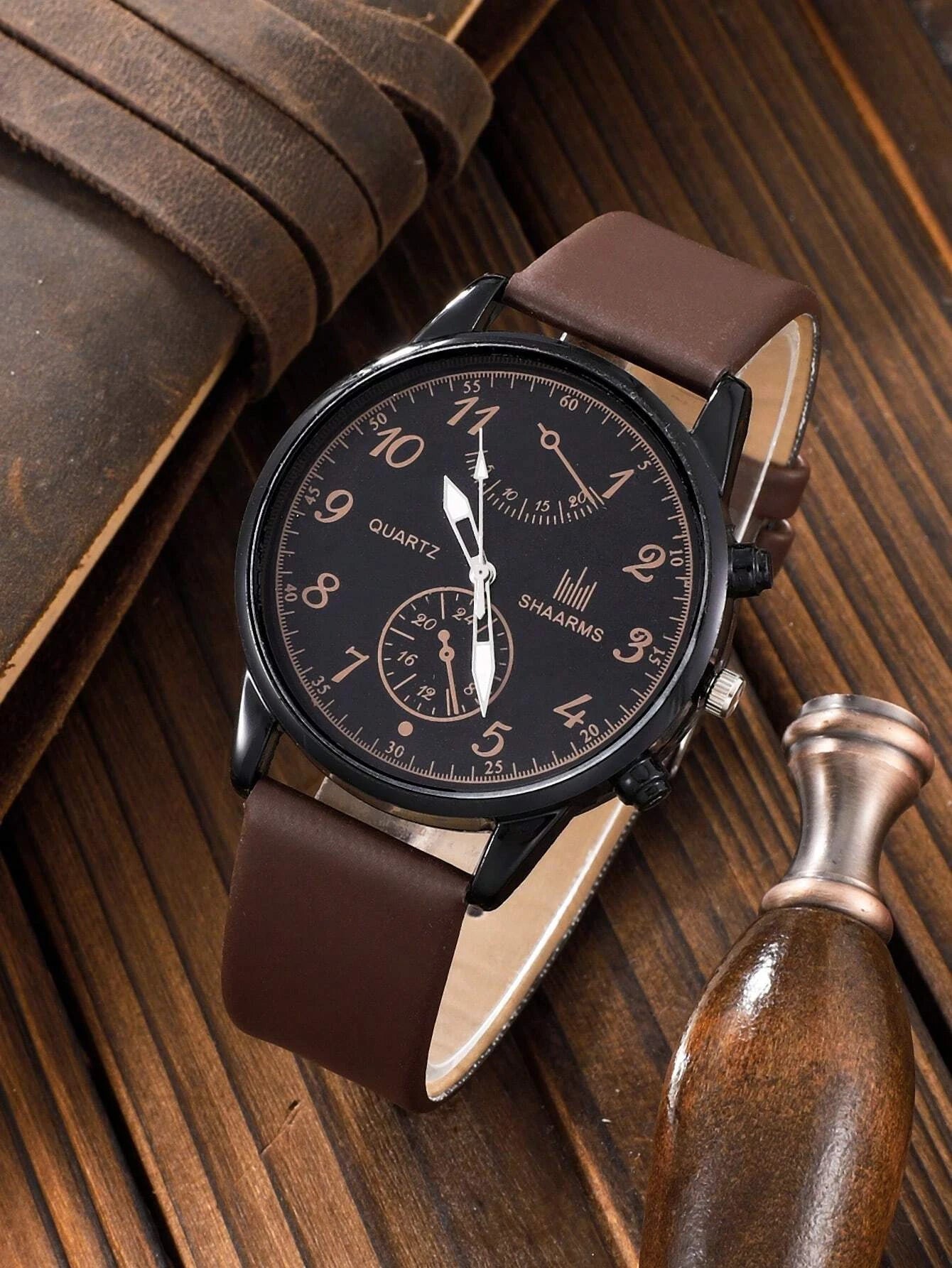 1pc Men Brown PU Polyurethane Strap Fashionable Round Dial Quartz Watch & 4pcs Bracelet, For Daily Decoration