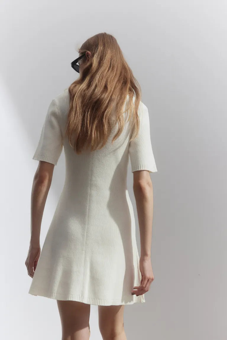 Buttoned Front and Elastic Knit Dress