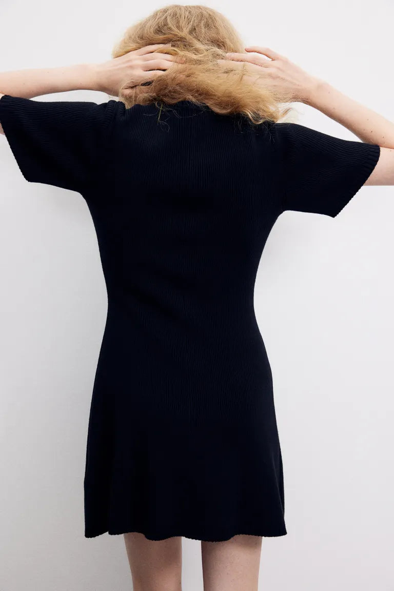 Buttoned Front and Elastic Knit Dress