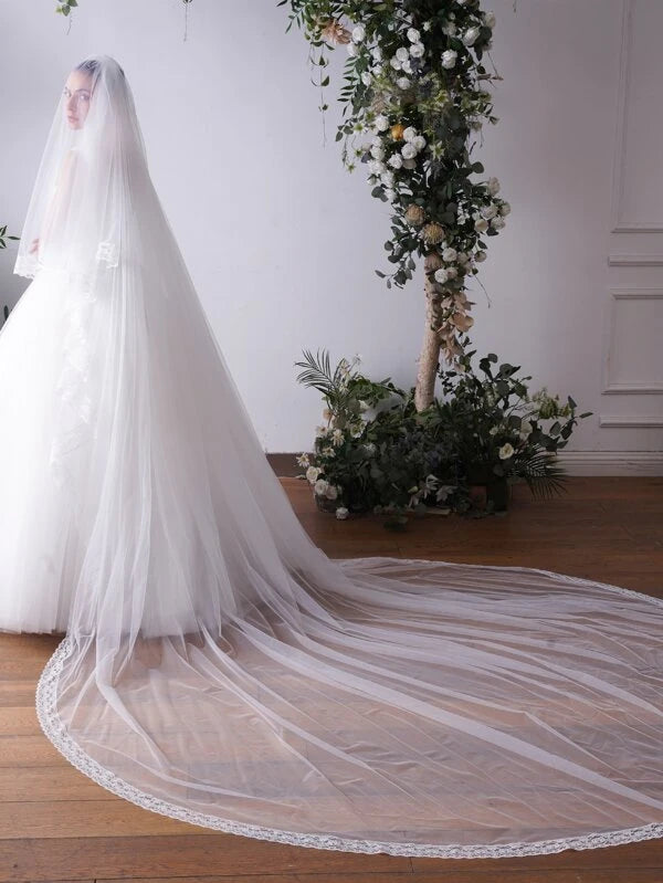 Contrast Lace Bridal Veil