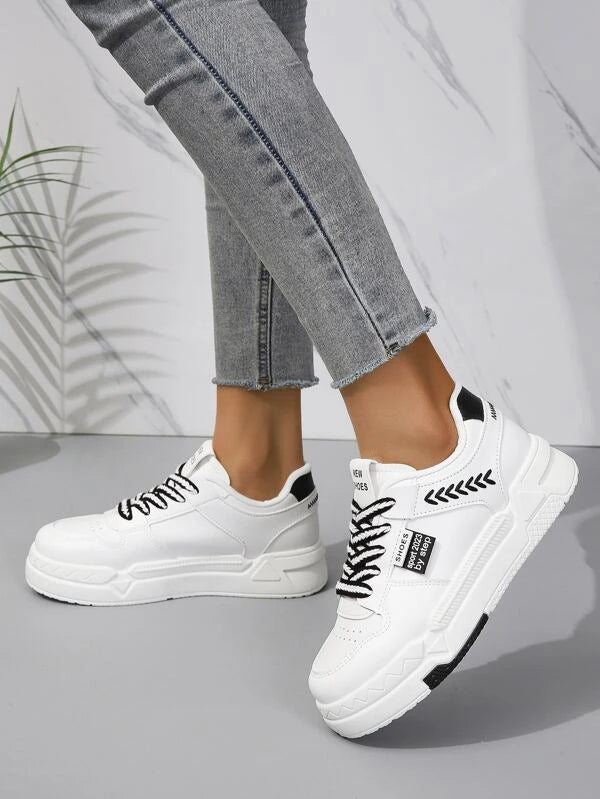 Women Letter Detail Casual Shoes Lace-up Front Sneakers White