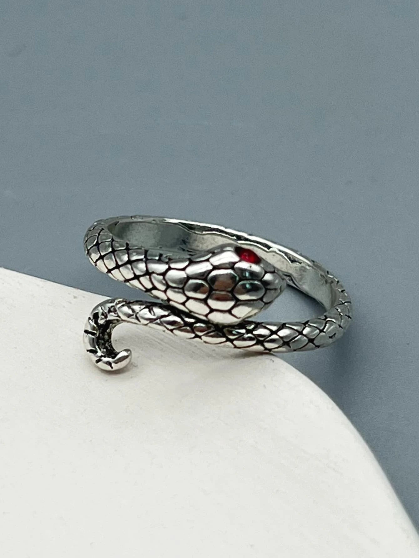Men Rhinestone Decor Snake Design Cuff Ring
