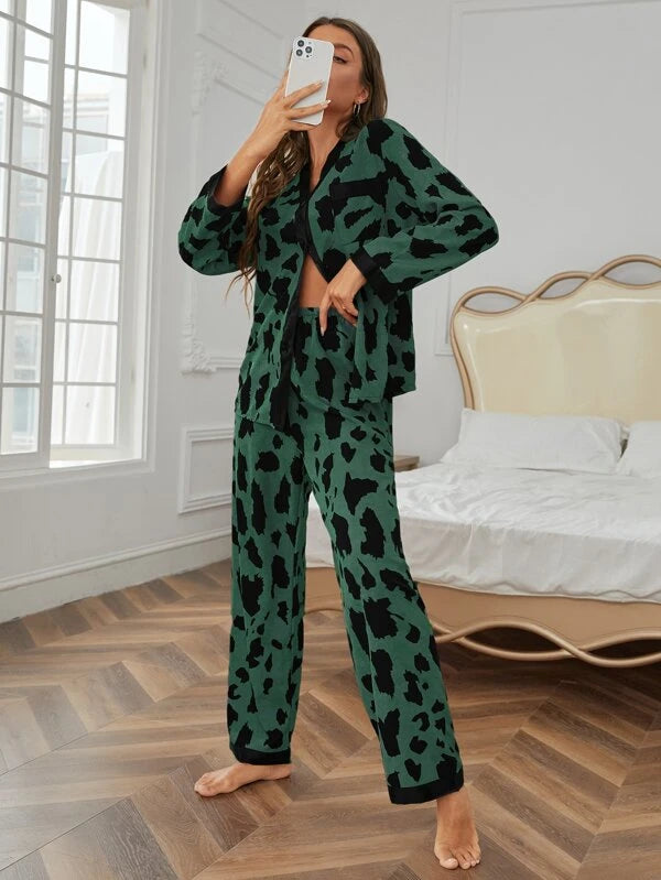 Allover Print Contrast Trim Pajama Set