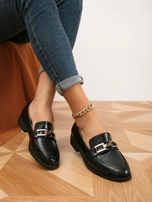 Women Crocodile Embossed Metal Decor Loafers Point Toe Fashion Flats Black